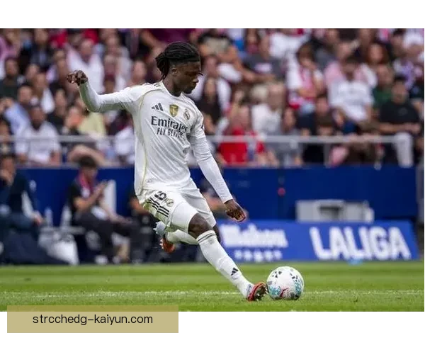 卡马文加与队友配合继续提升，展现出稳定的场上默契